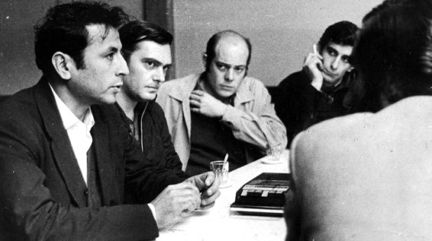 La cÃºpula del PRT-ERP en junio de 1973 durante un contacto clandestino con la prensa: en primer plano Santucho, Urteaga y GorriarÃ¡n Merlo