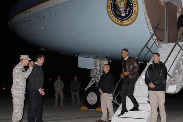 Obama viaja por sorpresa a Afganistán